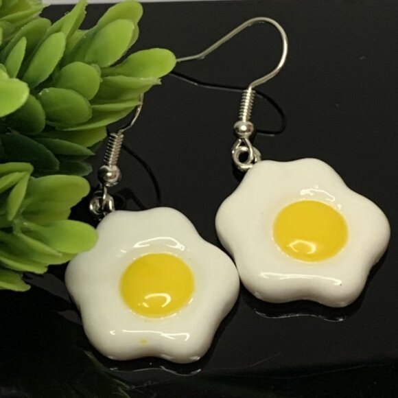 Egg Earring, Funny Food Earring, Chicken Earring, Gift Idea, Cooking Earring - Picture 1 of 6